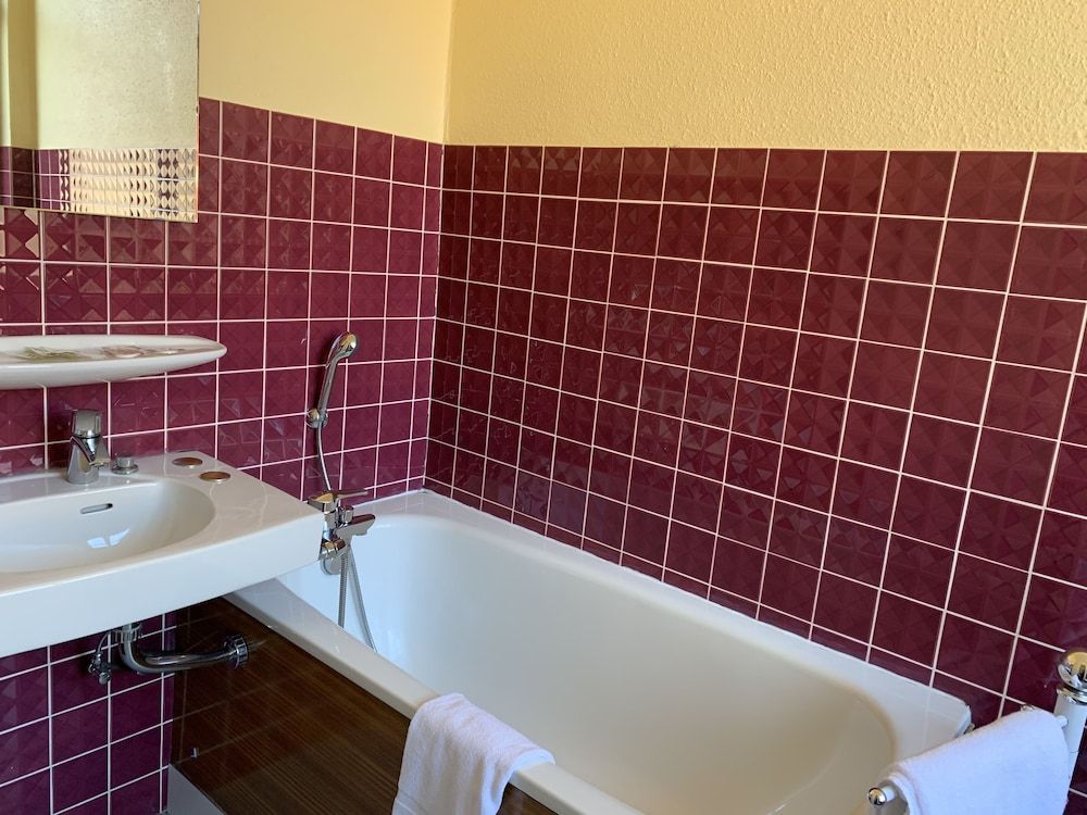 Citotel Les Vosges Twin Room 3