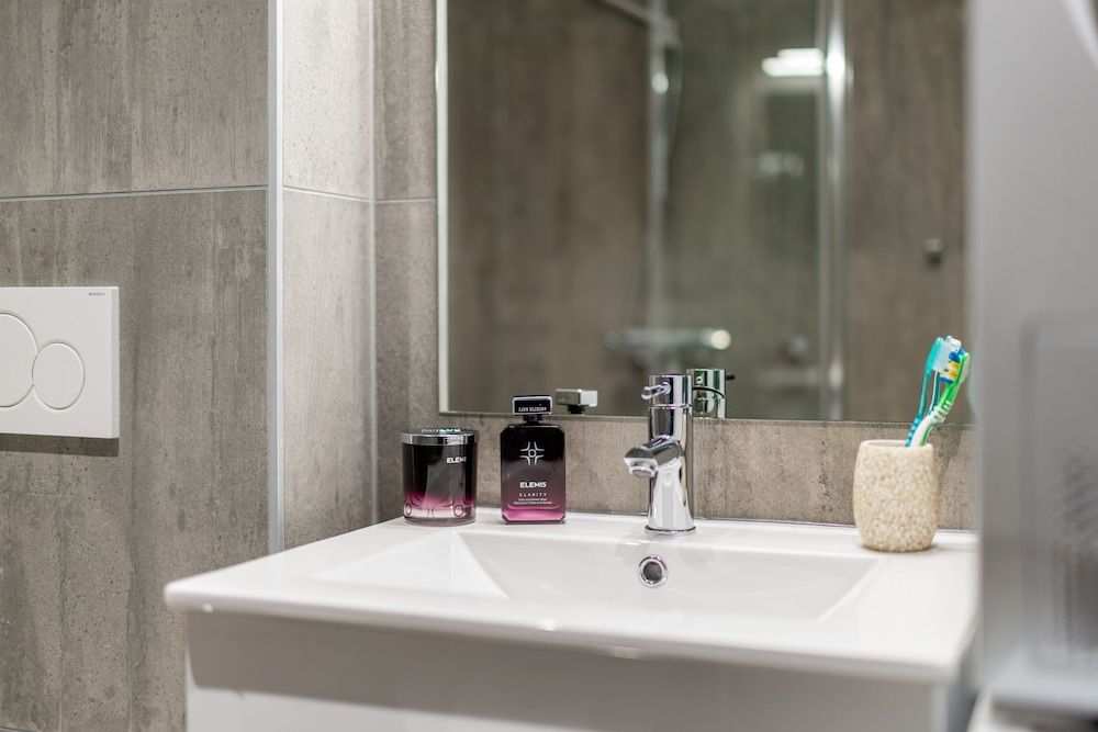 Keyser Apartments 6 2 bedroom apartment, ground floor 5