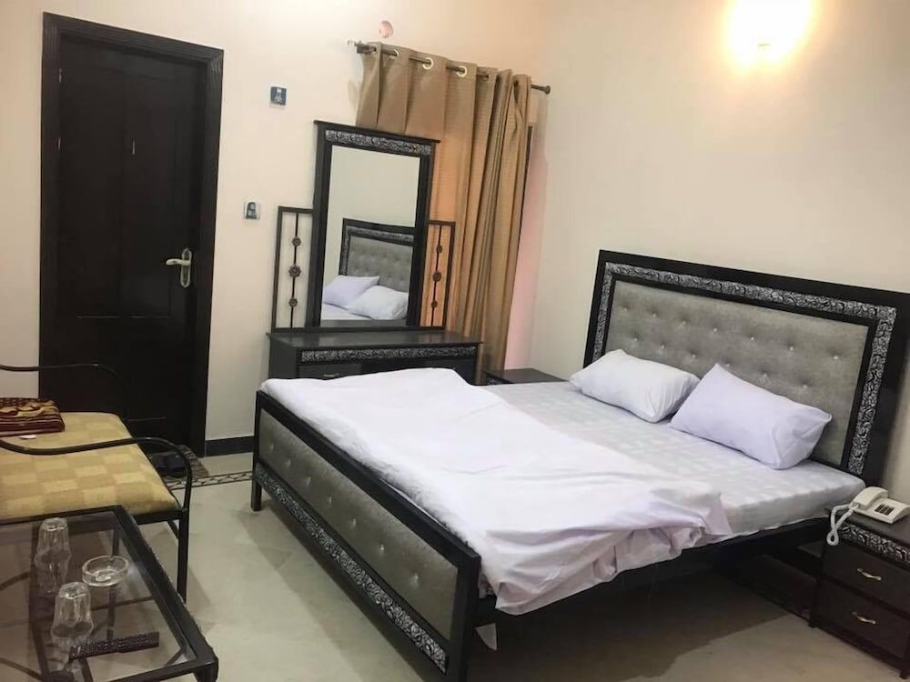 Al Harmain Restaurant Standard Double Room 4