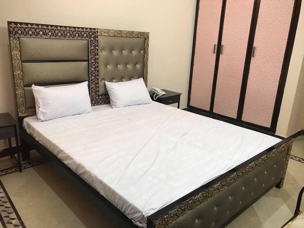 Al Harmain Restaurant Standard Double Room 2