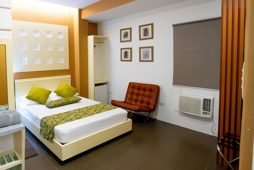 Hotel Monde Deluxe Queen Room 3