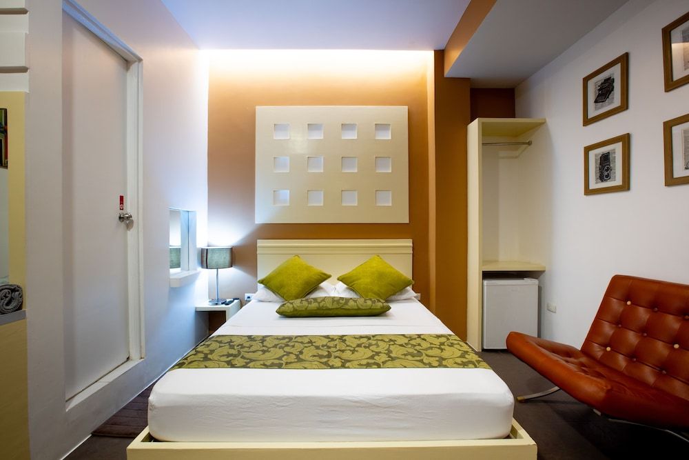 Hotel Monde Deluxe Queen Room 5