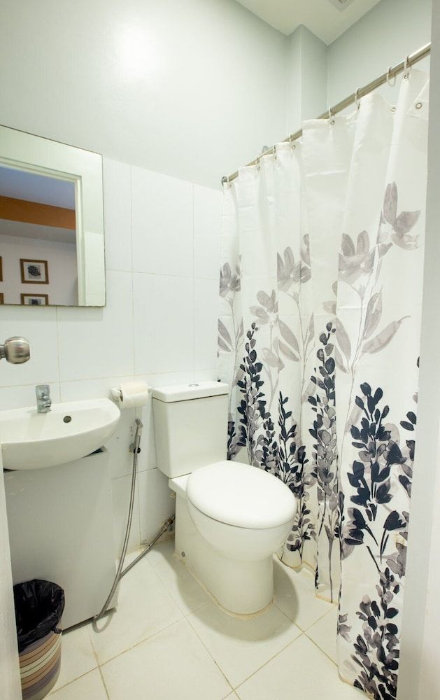 Hotel Monde Deluxe Queen Room 12