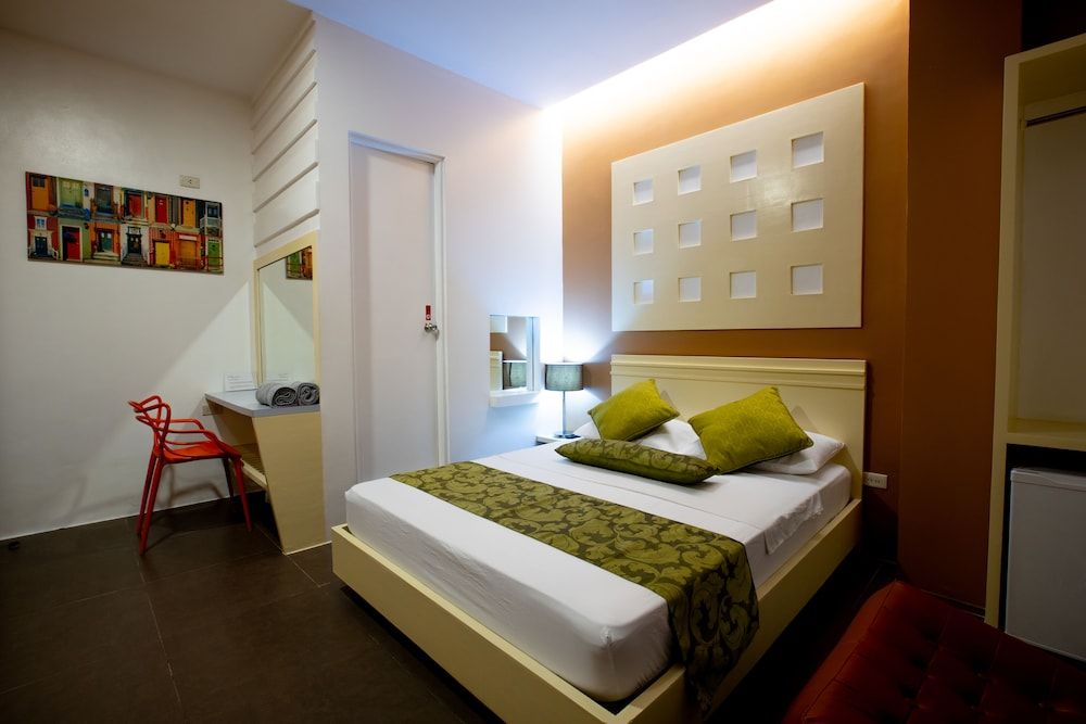 Hotel Monde Deluxe Queen Room 4