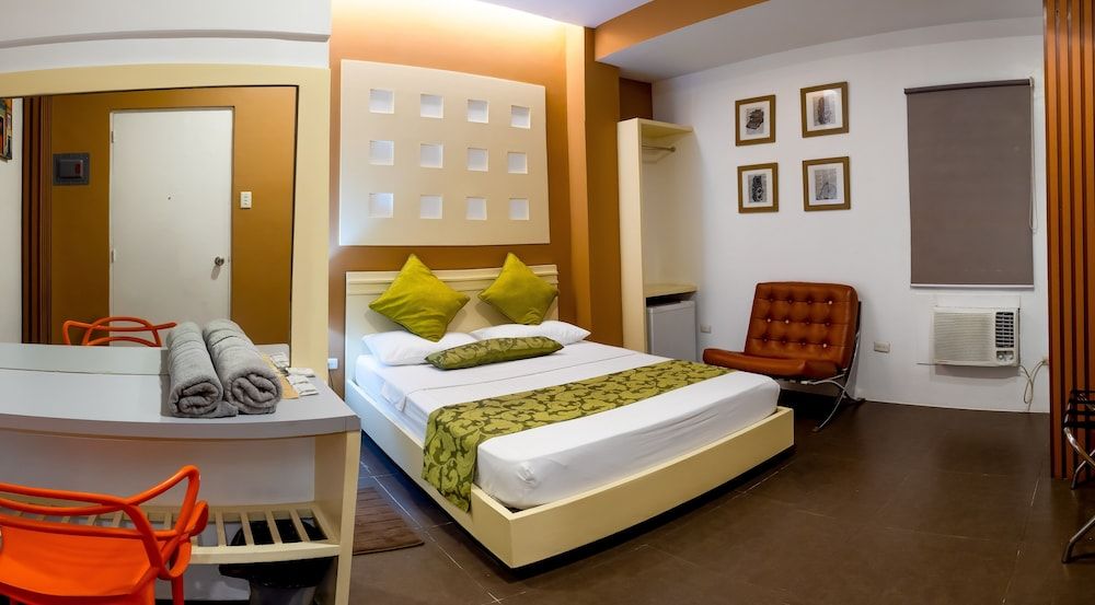 Hotel Monde Deluxe Queen Room 6