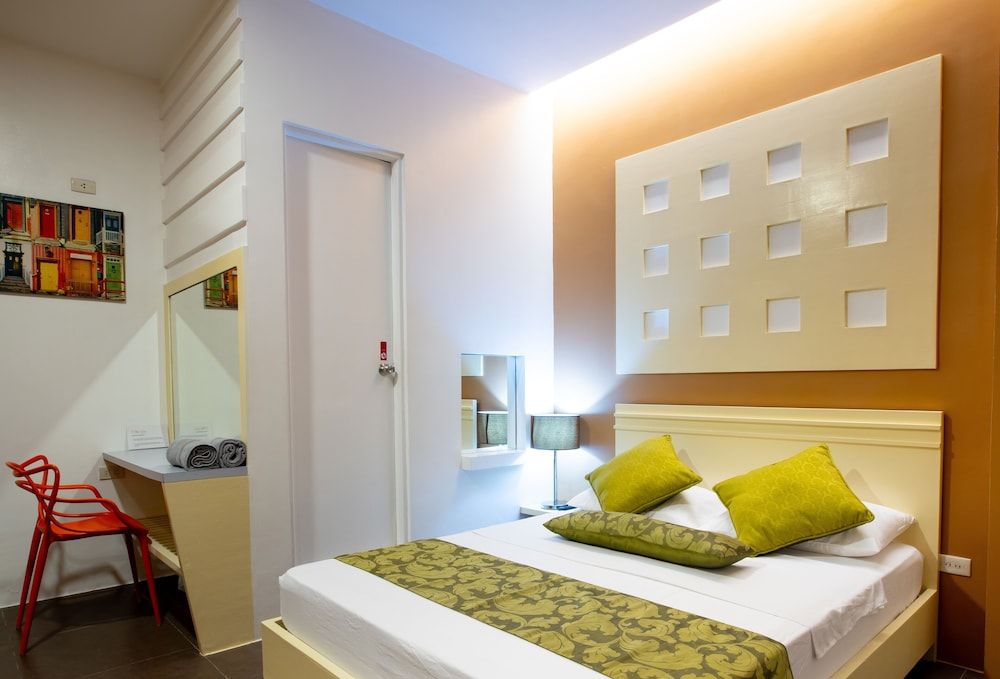 Hotel Monde Deluxe Queen Room 7