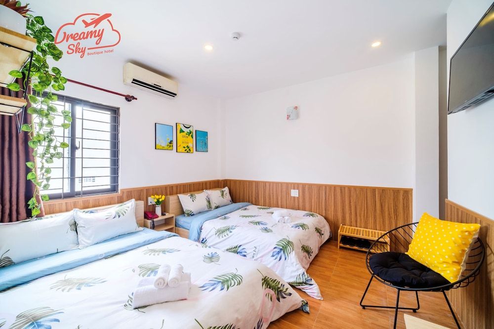 Dreamy Sky Boutique Hotel Windy Family Room 2