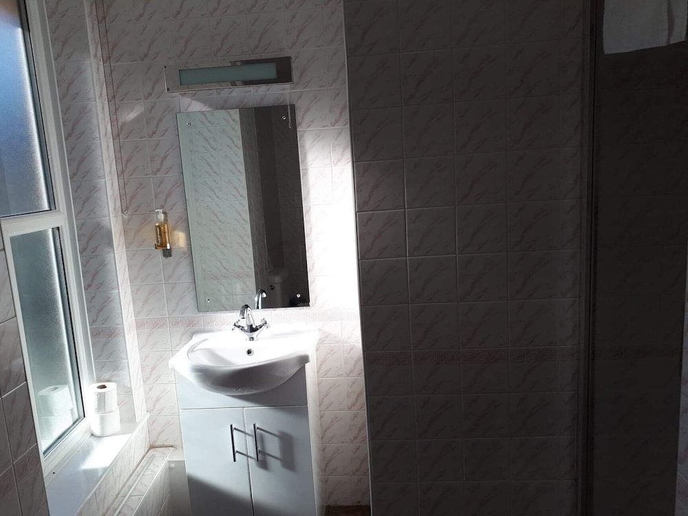 The Anchor Inn Twin Room, Ensuite 12