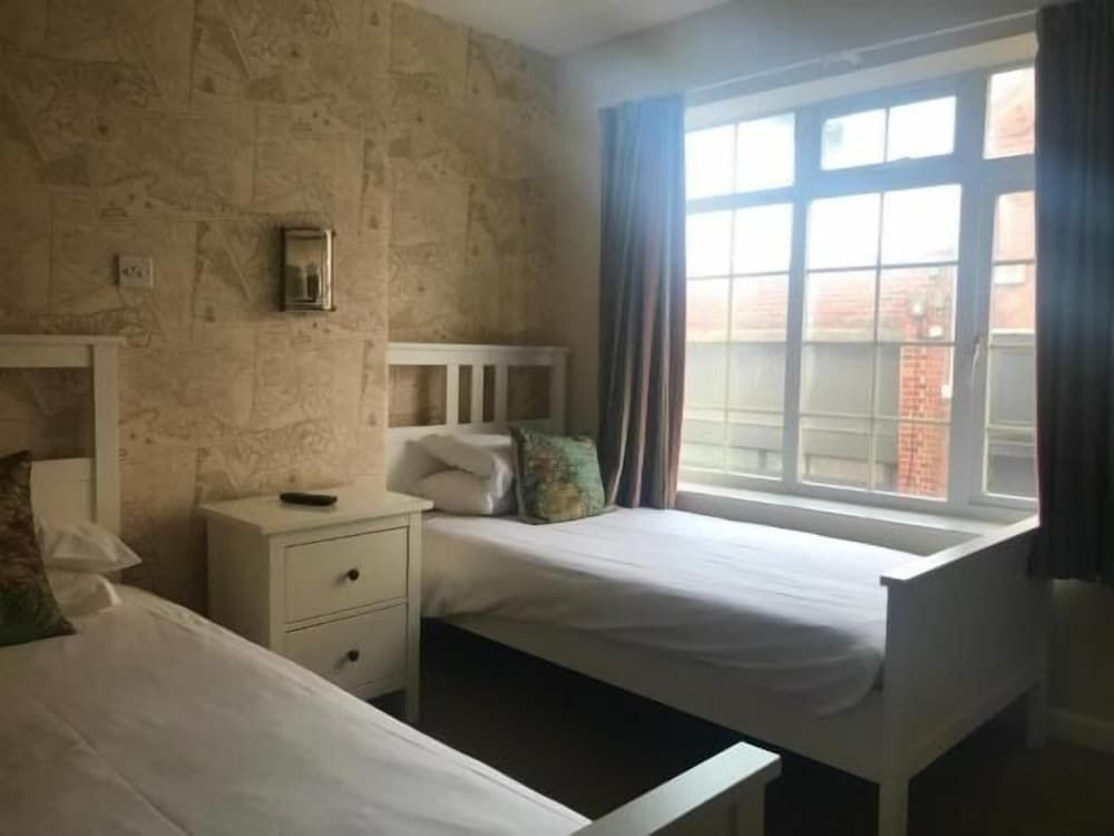 The Anchor Inn Twin Room, Ensuite 2