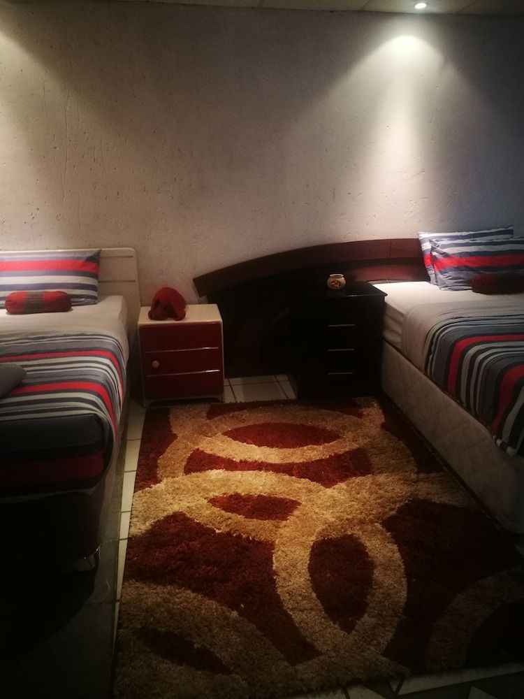 Naisar Sparkling White Apartment