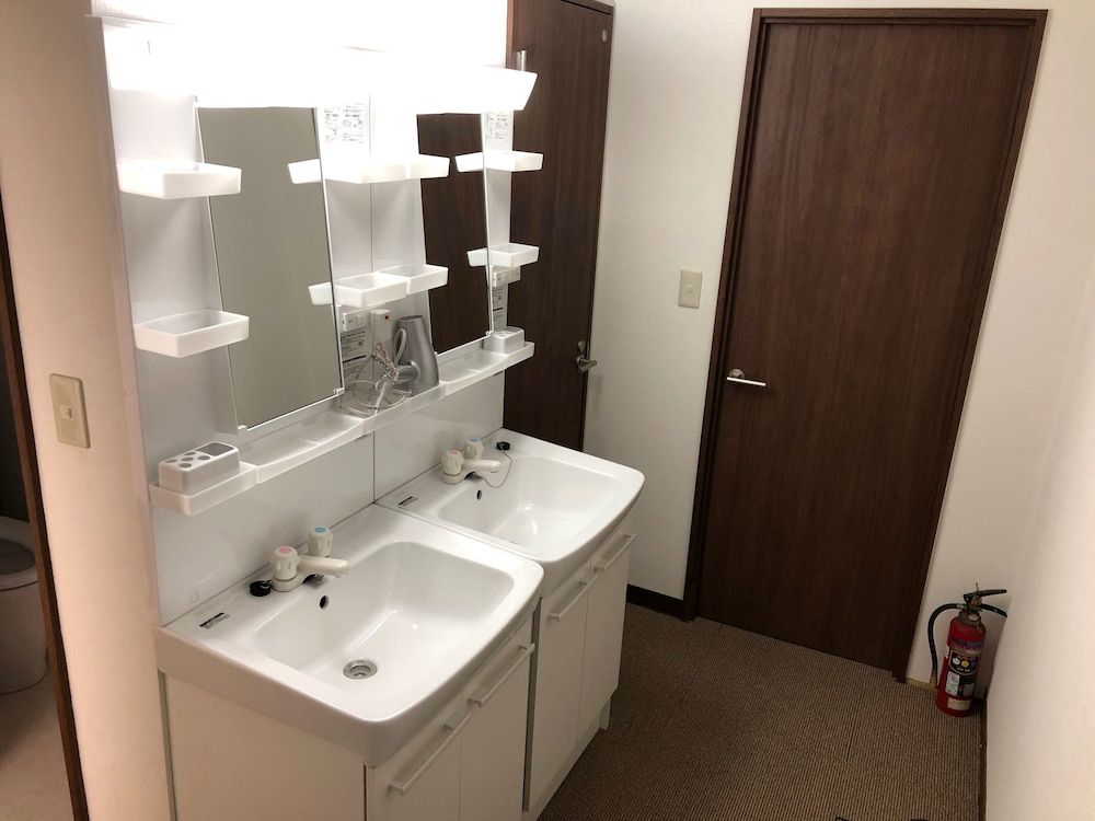 Top Edge Hostel Shared Dormitory, Women only (2nd Floor) 15