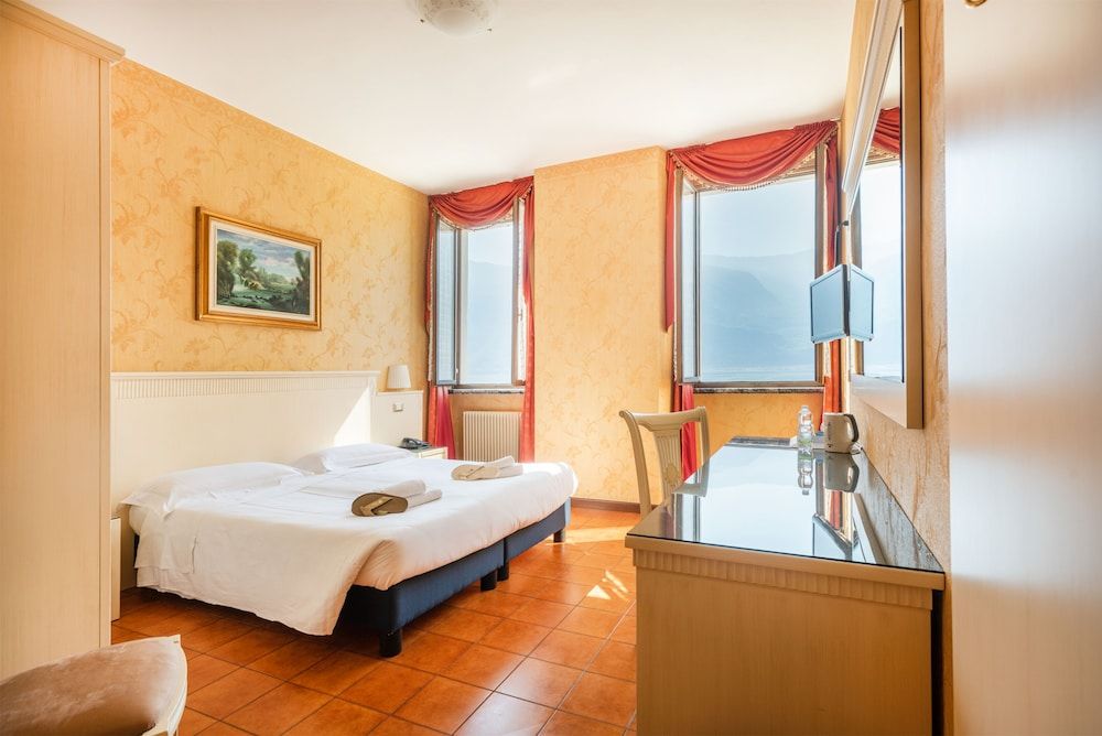 Double or Twin Room, Lake View