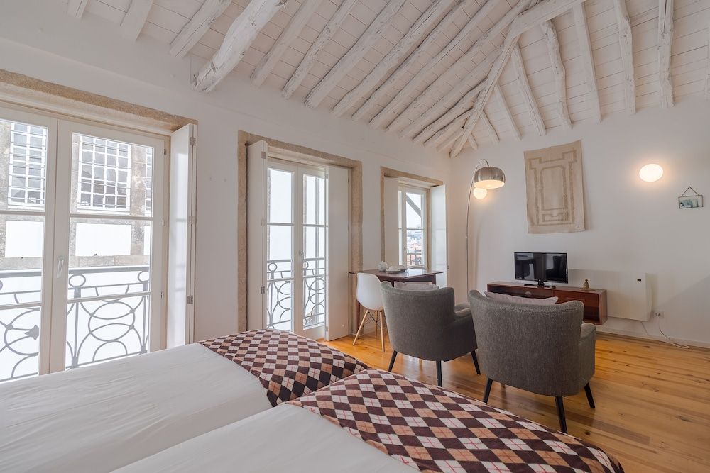 YOUROPO - The Tower Studio, Balcony (7) 17