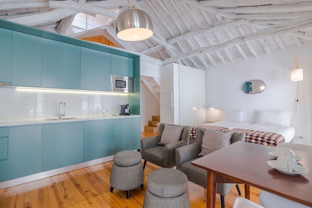 YOUROPO - The Tower Studio, Balcony (7) 12