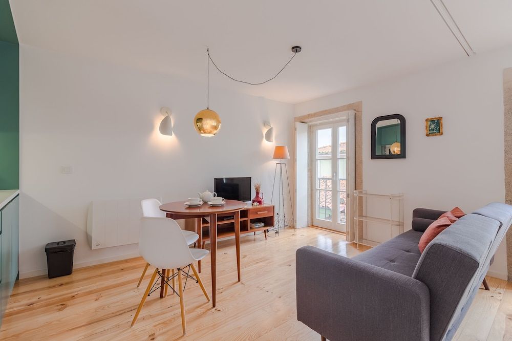 YOUROPO - The Tower Studio, Balcony (6) 16