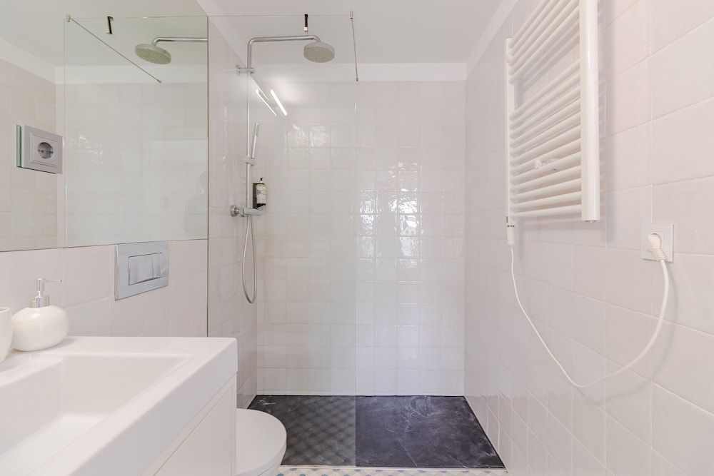 YOUROPO - The Tower Studio, Balcony (6) 11