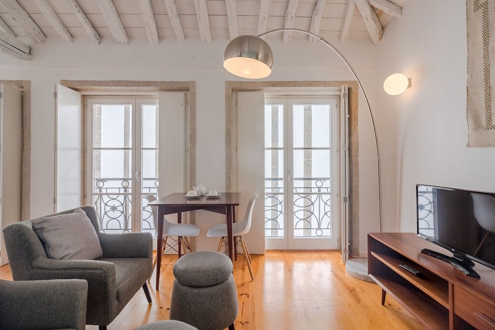 YOUROPO - The Tower Studio, Balcony (7) 15