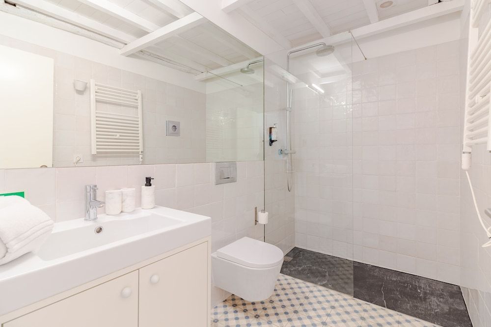 YOUROPO - The Tower Studio, Balcony (7) 7