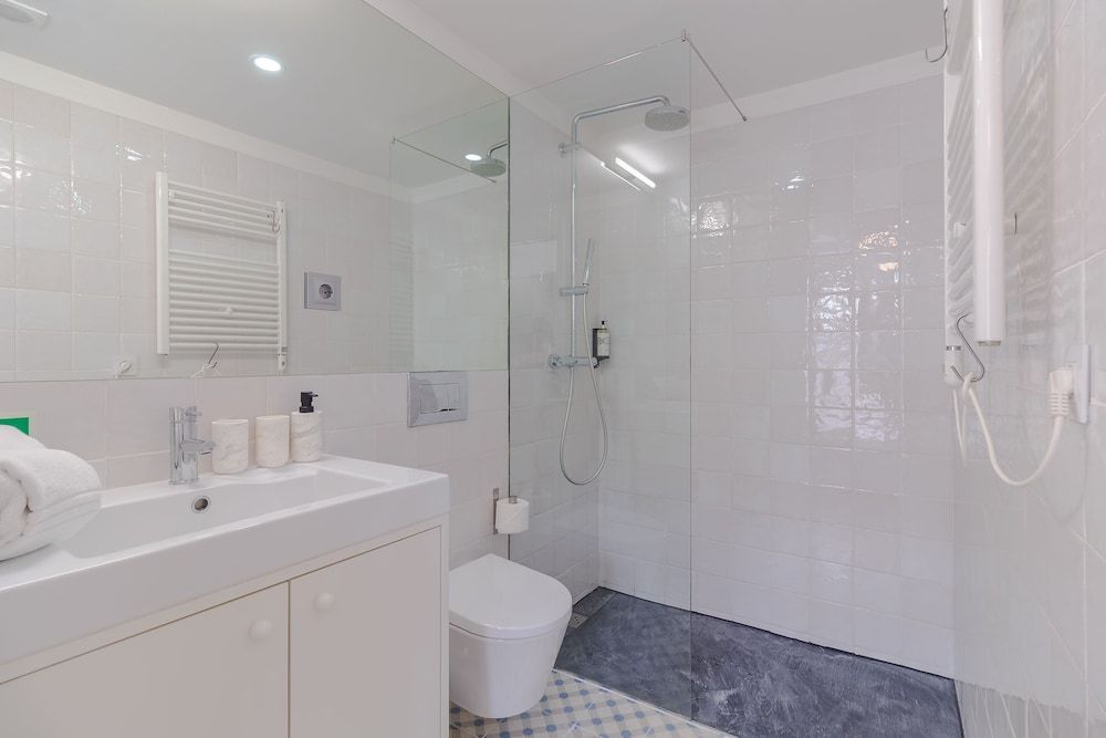 YOUROPO - The Tower Studio, Balcony (6) 12