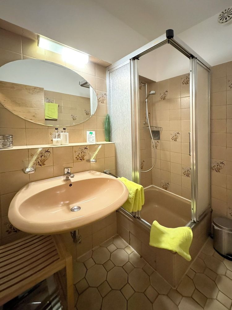 Landhaus Zum Heidewanderer Double Room, Terrace 5