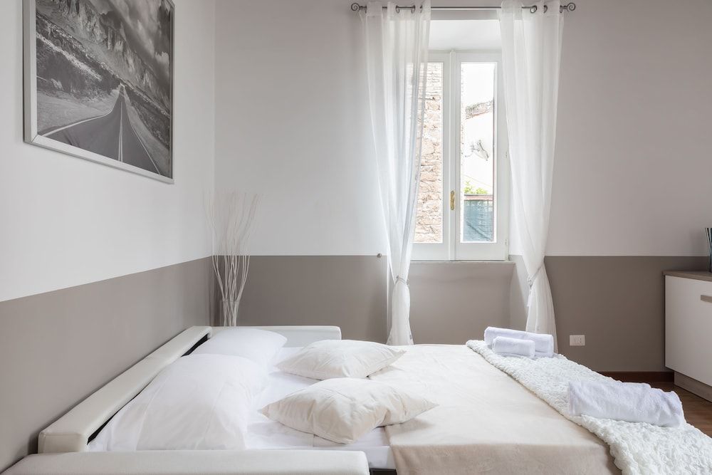 undefined A World Aparts - 105 Pellegrino 4