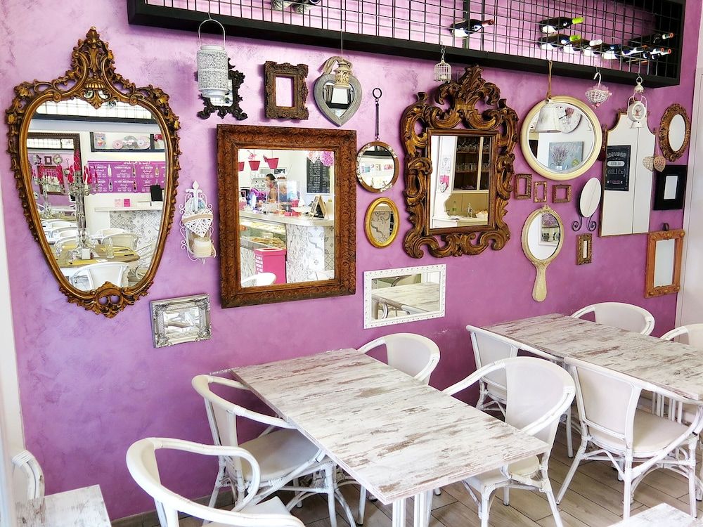 undefined NIK King Rooms 6