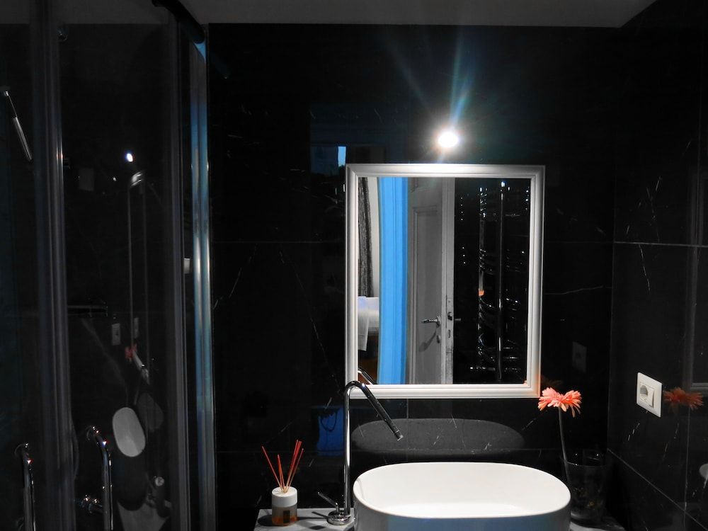 NIK King Rooms Economy Triple Room 12