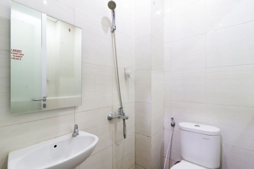Wisma 9 Jakarta Deluxe Double Room 9