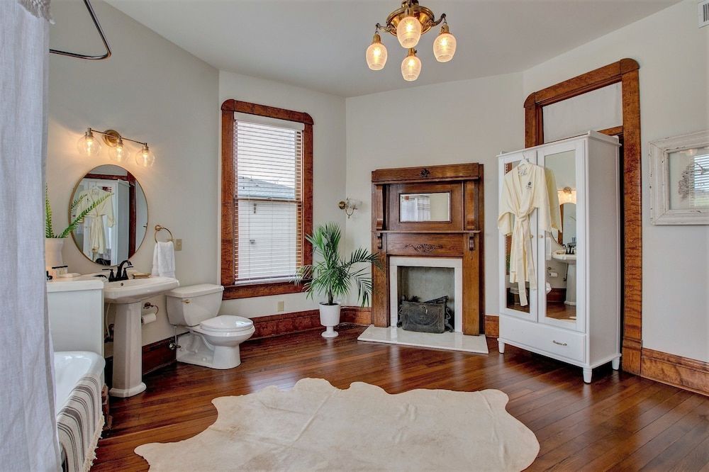 The Baker Argenta Suite 3