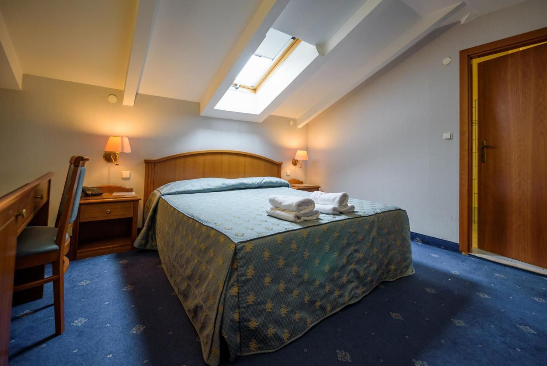 Double or Twin Room - Attic