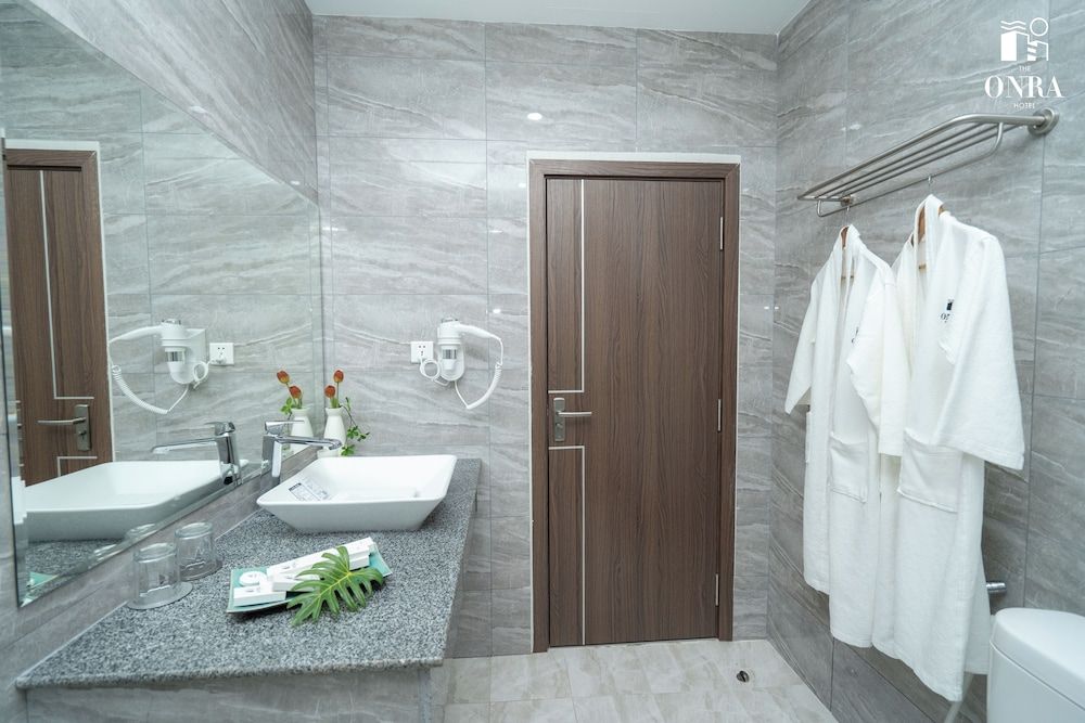 The ONRA Hotel Standard Twin Room 4