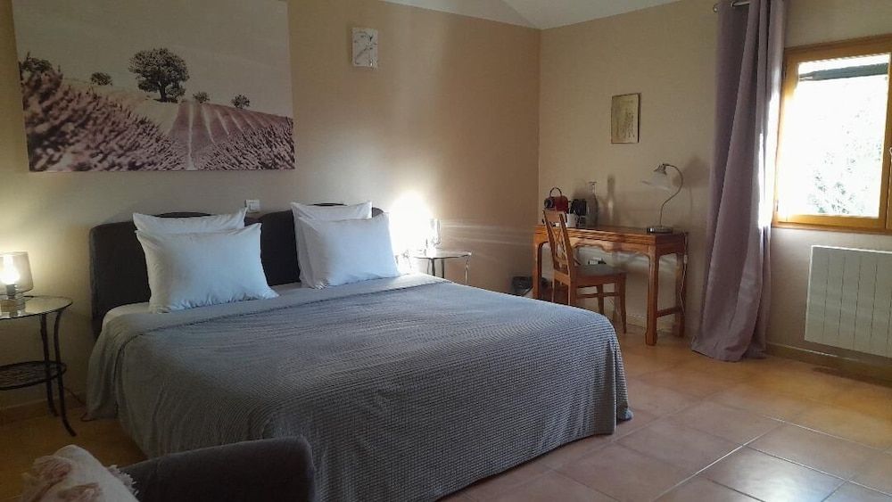 Standard Double or Twin Room (Chambre Lavande)