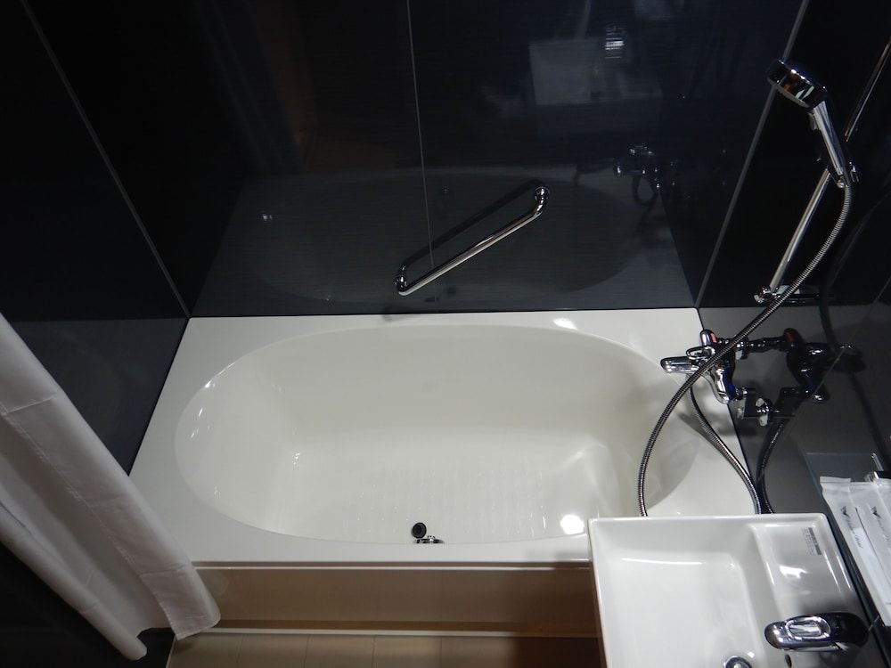 Wishton Hotel Yangon Superior Double Room, 1 Queen Bed, Non Smoking 4