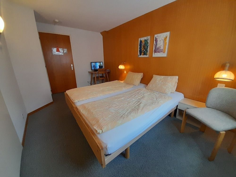 Basic Twin Room, Shared Bathroom
