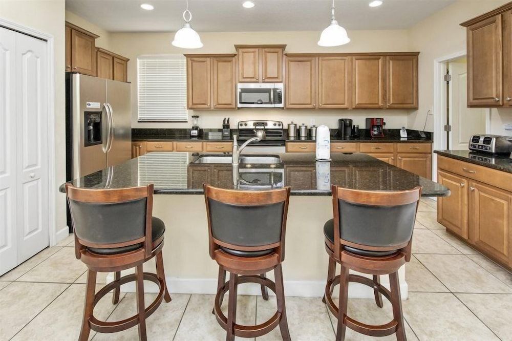 Contemporary 5 Bed 5 Bath Single Family With Upgrades Townhome, 5 Bedrooms, Non Smoking, Kitchen 35