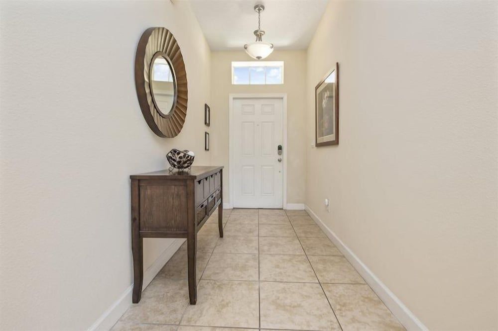 undefined Contemporary 5 Bed 5 Bath Single Family With Upgrades