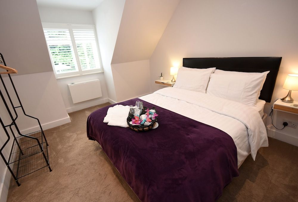 Apple Tree Place B&B Deluxe Double Room, Private Bathroom 16