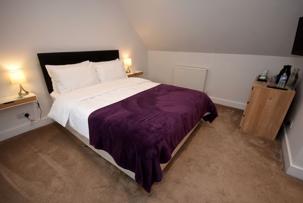 Apple Tree Place B&B Deluxe Double Room, Private Bathroom 15