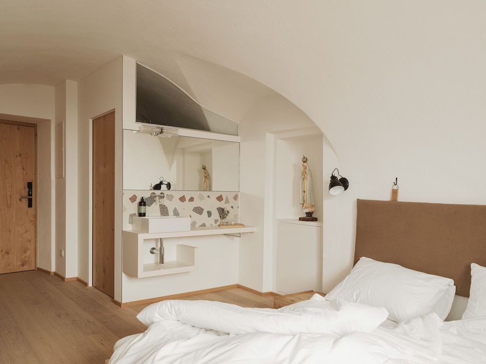 Urban Inn Deluxe Studio 3