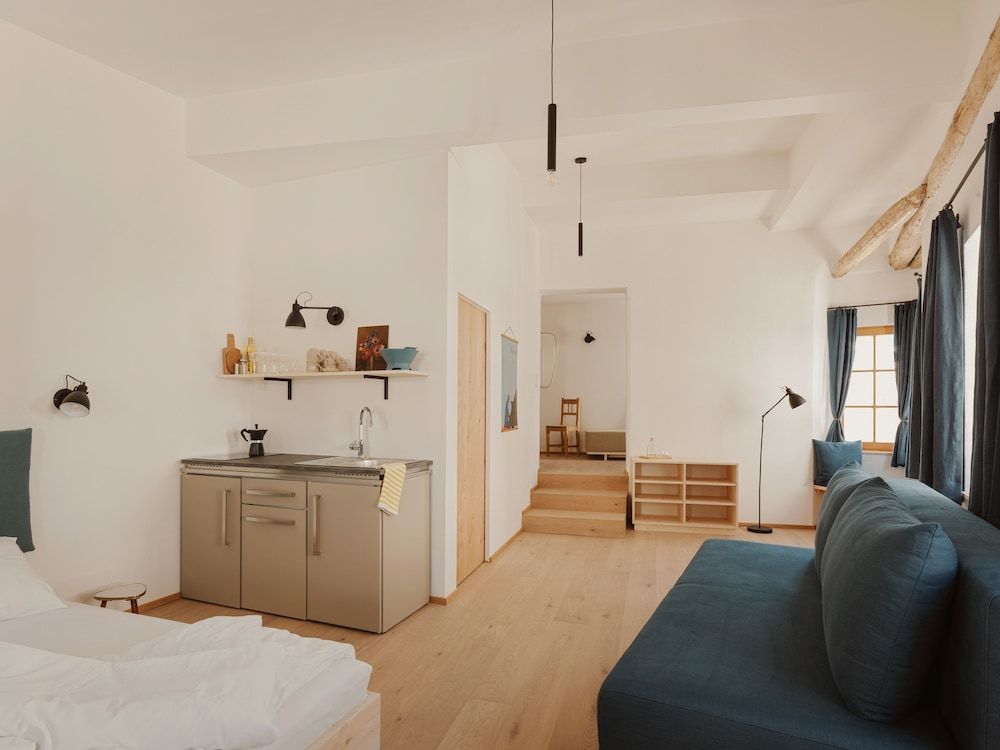 undefined Urban Inn 4