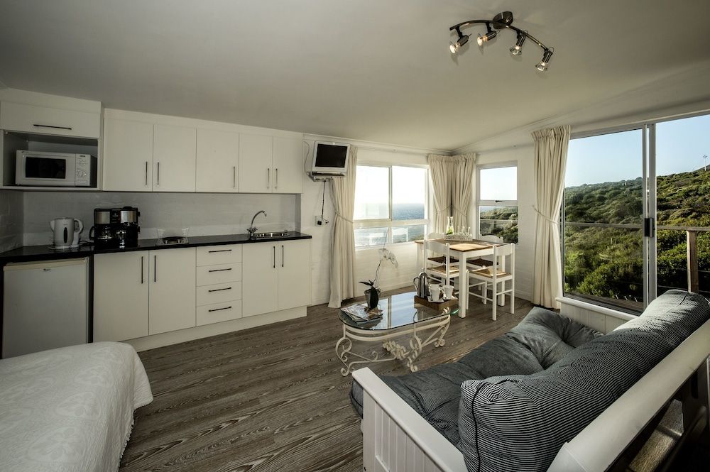 Rocklands Bed and Breakfast Studio (Dolphin) 2