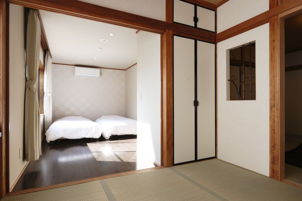 undefined Hakone Fura 4