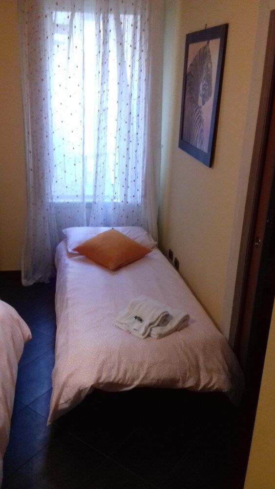 Cardinal Inn Comfort Double Room, 1 Queen Bed 3