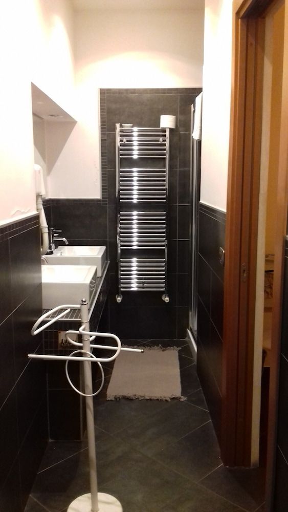 Cardinal Inn Comfort Double Room, 1 Queen Bed 6