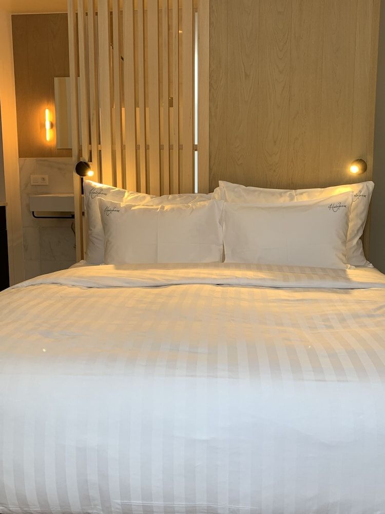 The Mansion Deluxe Room 5