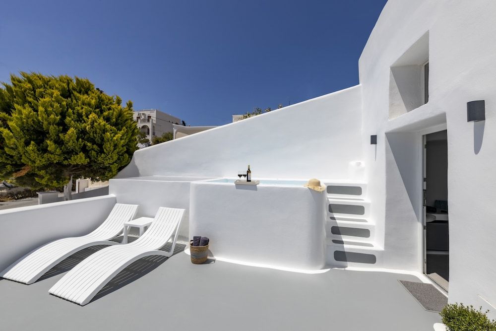 undefined Eva's House 4