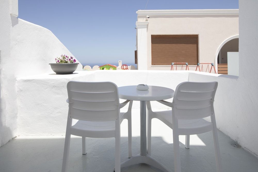 undefined Eva's House 6