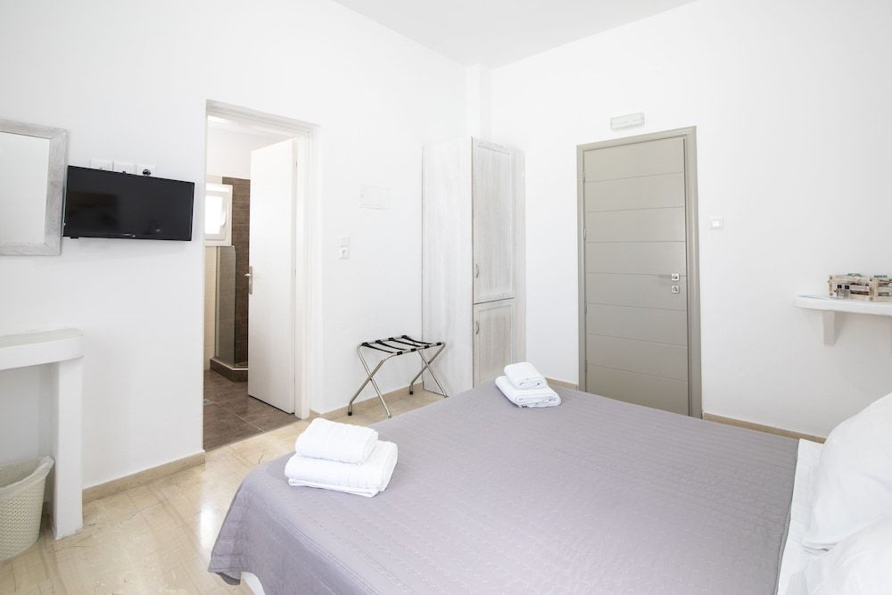 Eva's House Double Room, Non Smoking 9