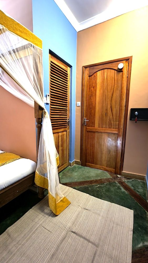 Shaba Boutique Hotel Basic Double Room 4