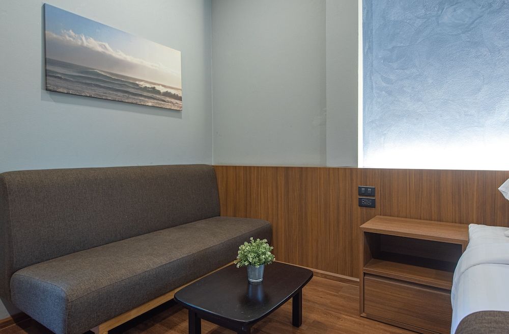 Tarnsiri Boutique Resort Suite, 1 Double Bed, Garden View 10